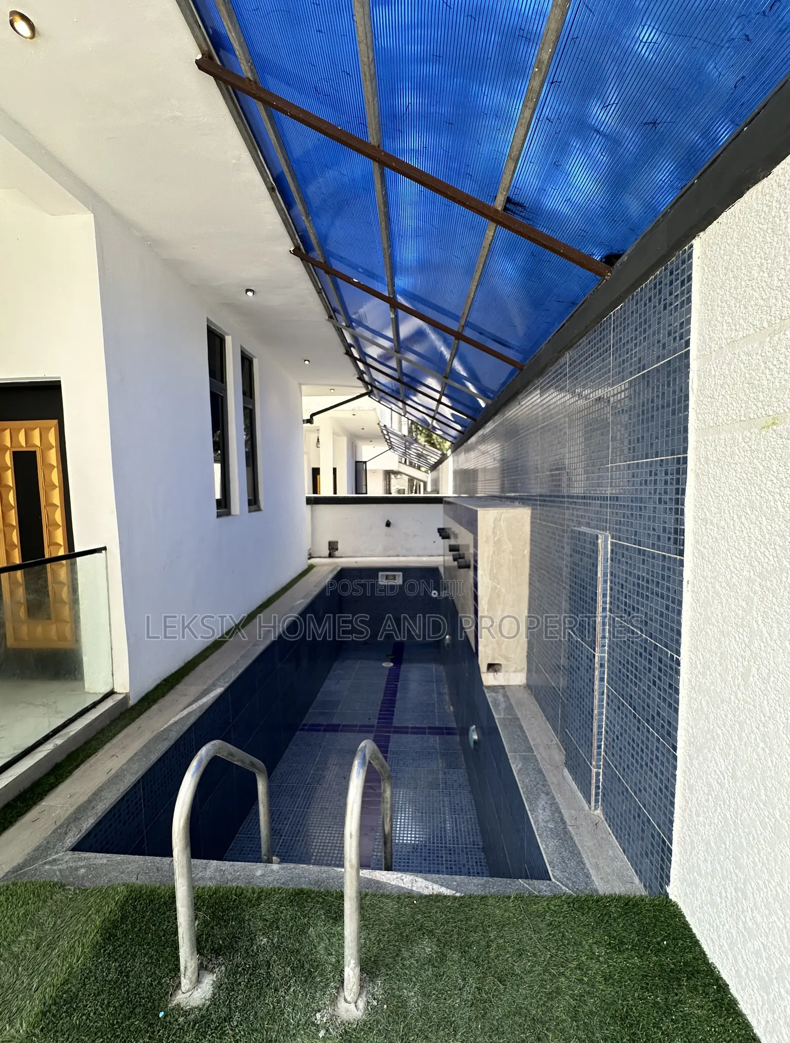 5bdrm Duplex in Megamound, Ikota for sale in Ikota