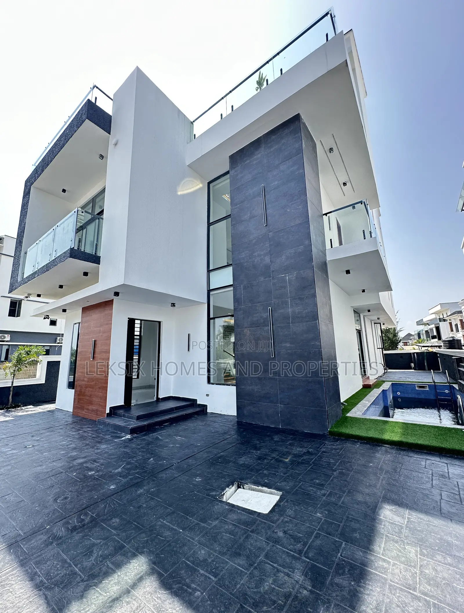5bdrm Duplex in Megamound, Ikota for sale in Ikota