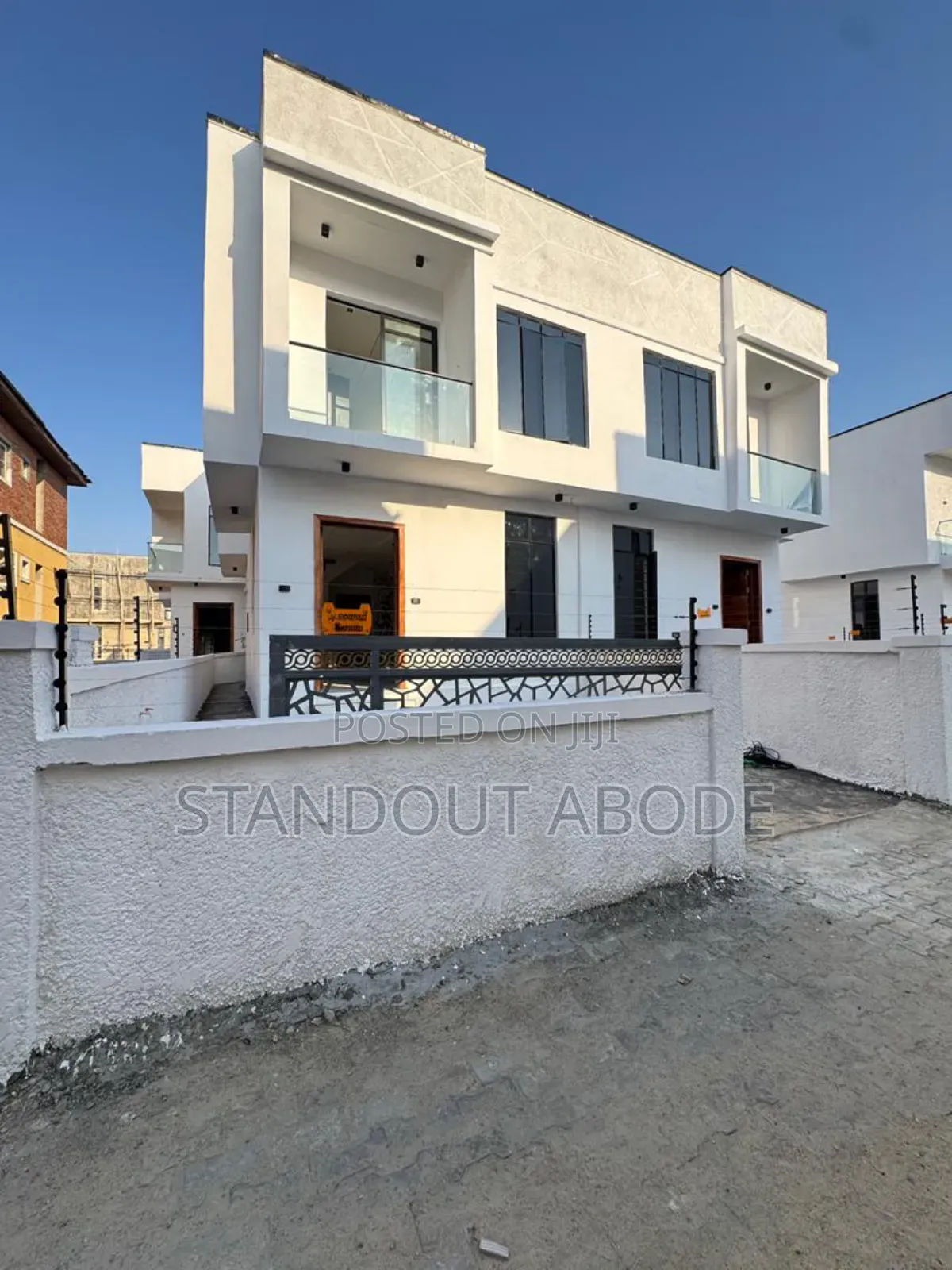 3bdrm Duplex in In An Estate, Ikota for sale in Ikota