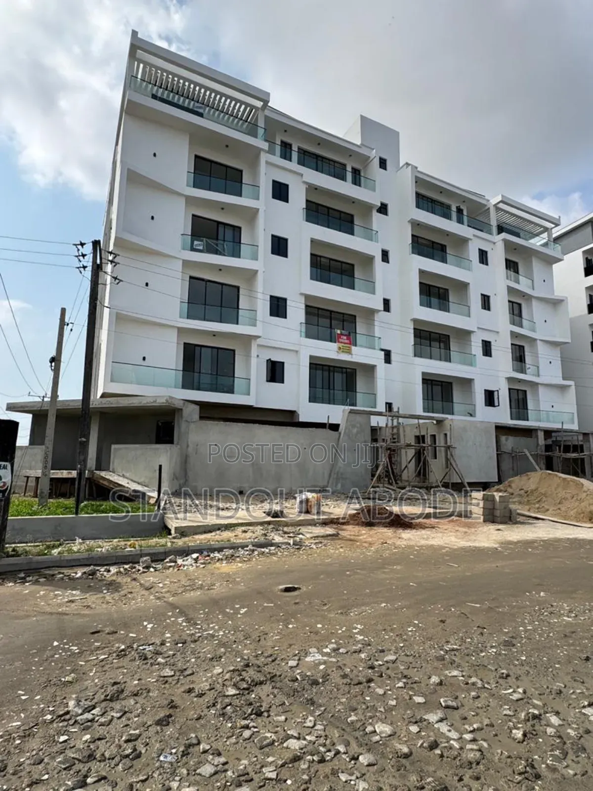 3bdrm Penthouse in Inside An Estate, Ikate for sale in Ikate