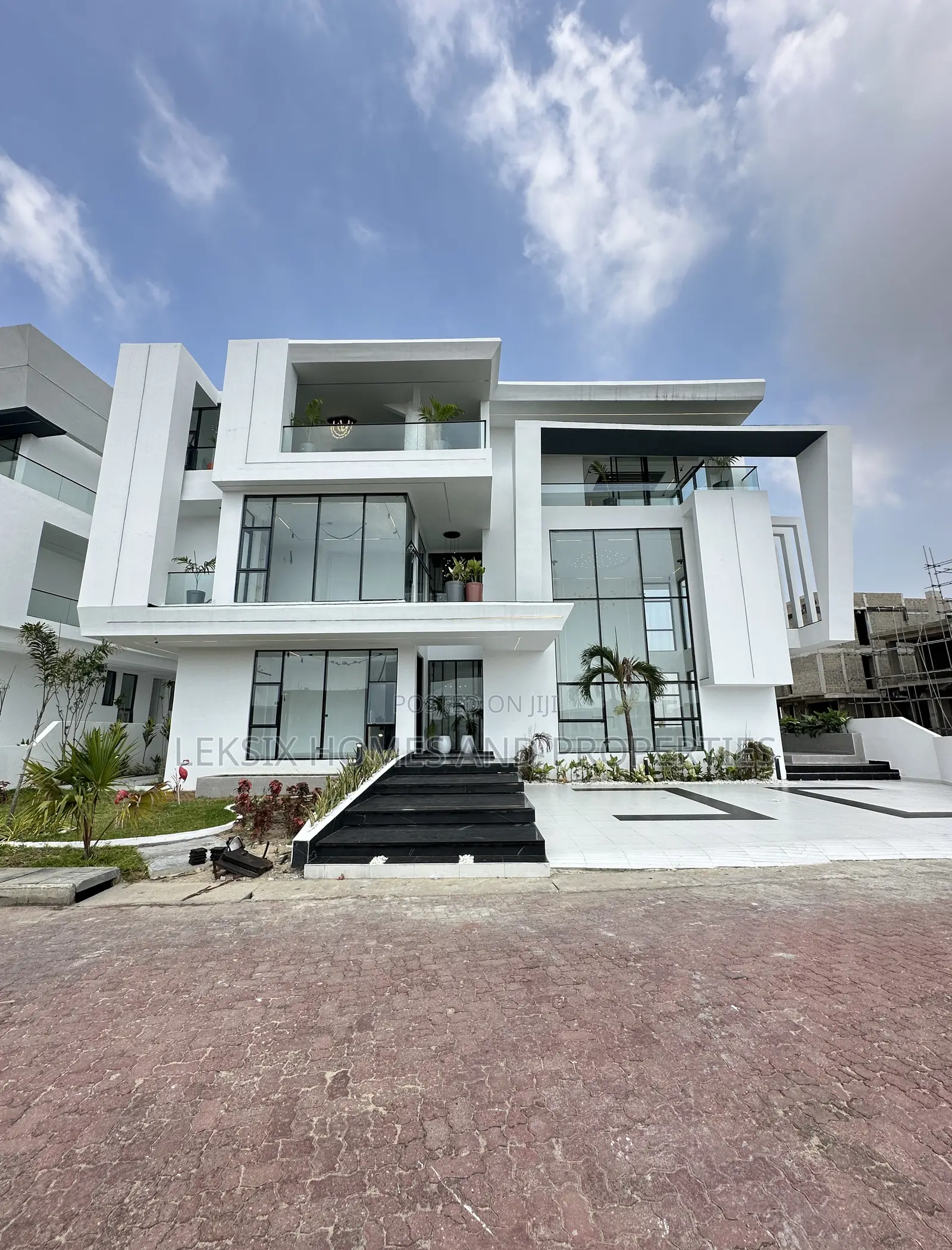 5bdrm Duplex in An Exclusive Secured, Osapa london for sale in Osapa london