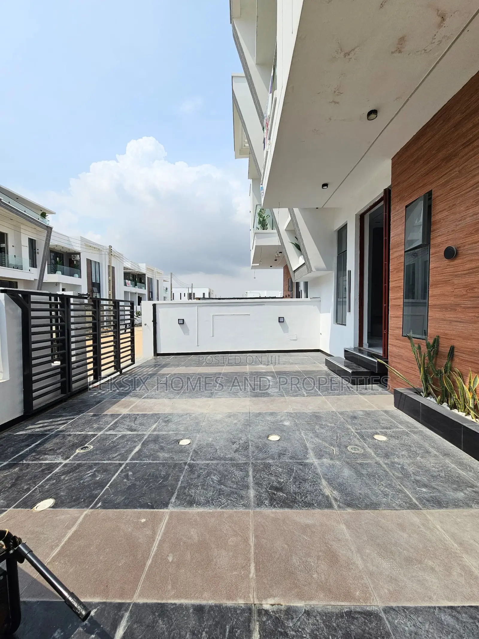 4bdrm Duplex in A Secured Code To, Ado / Ajah for sale in Ado / Ajah