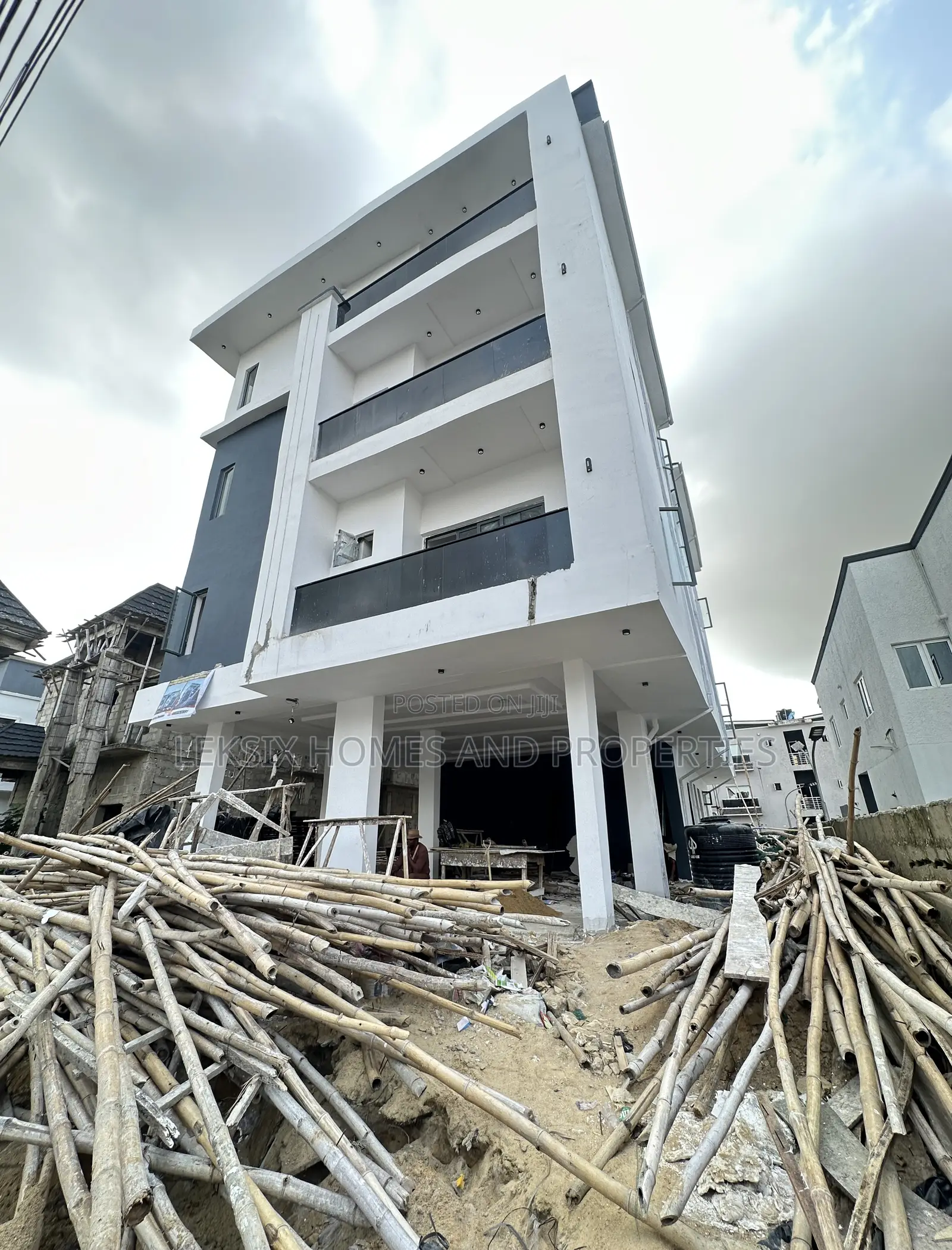 2bdrm Apartment in A Secured Code To, Ado / Ajah for sale in Ado / Ajah