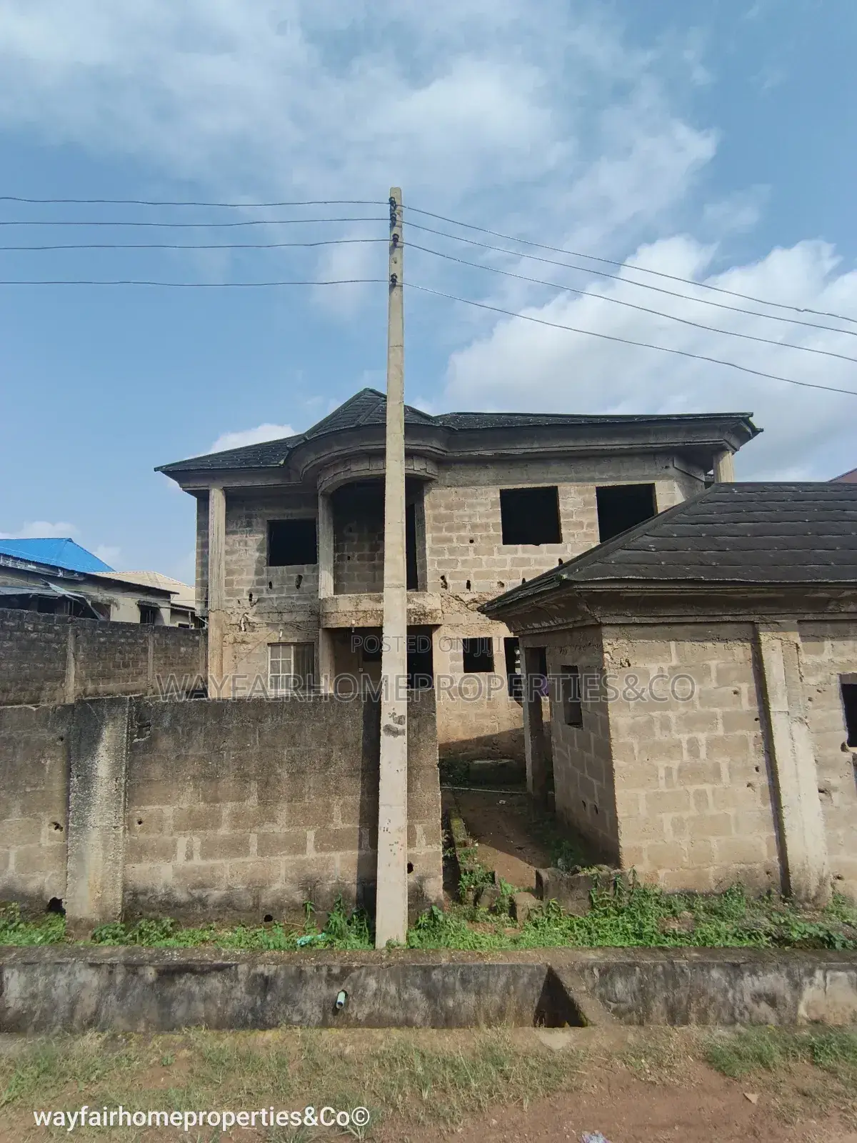 6bdrm Duplex in Valley View Estate, Alimosho for sale in Alimosho
