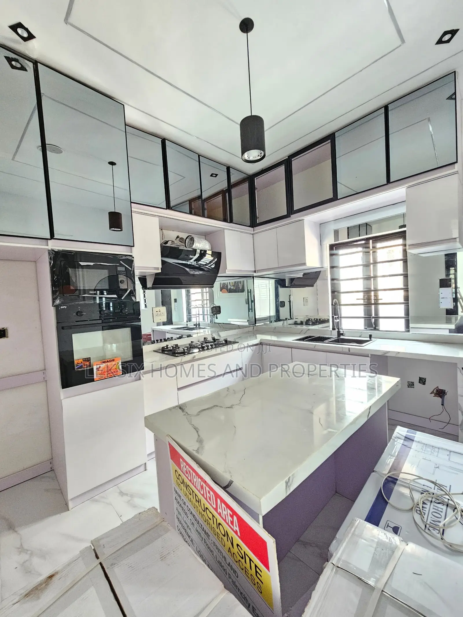 4bdrm Duplex in A Well Secured Code, Ado / Ajah for sale in Ado / Ajah