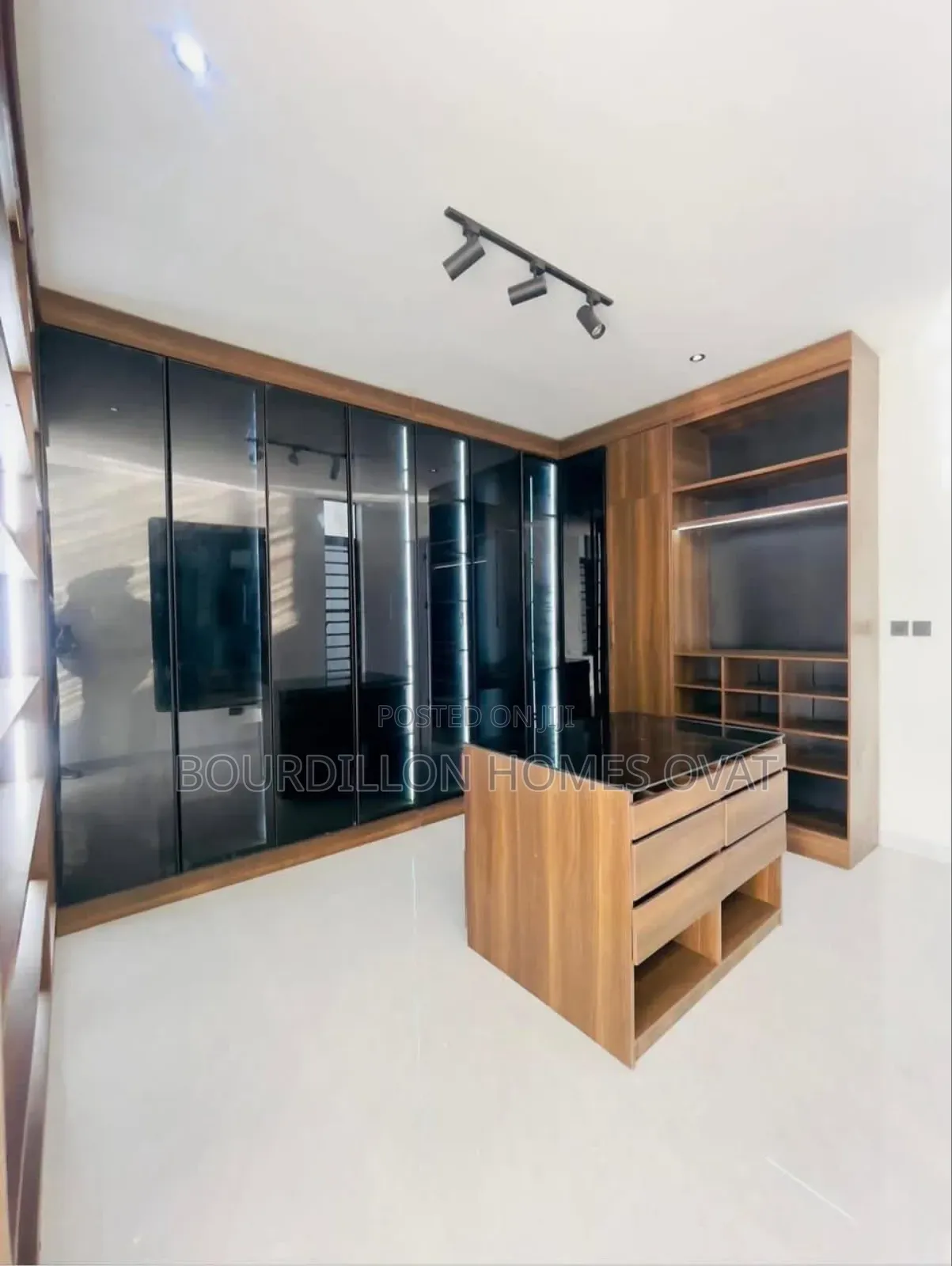 5bdrm Duplex in Orchid Lekki Lagos for sale in Lekki