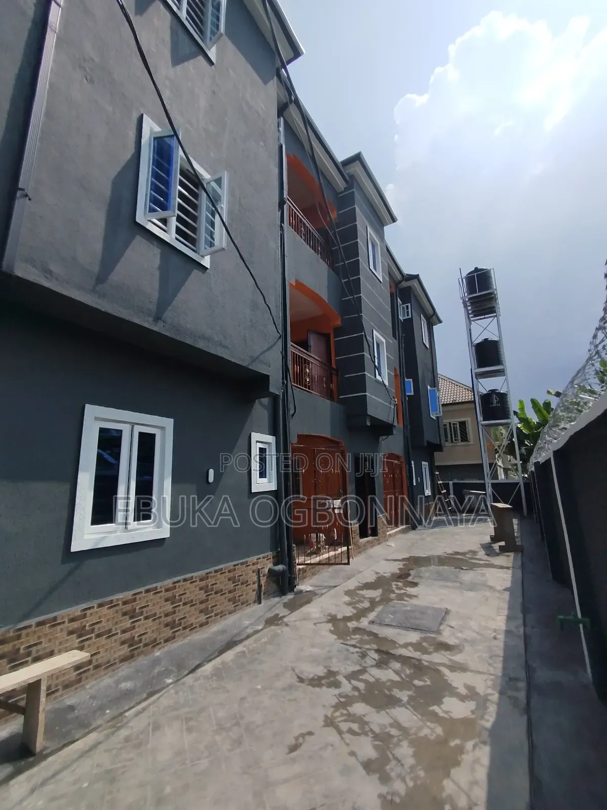 2bdrm Block of Flats in Sars Road,, Obio-Akpor for rent in Obio-Akpor