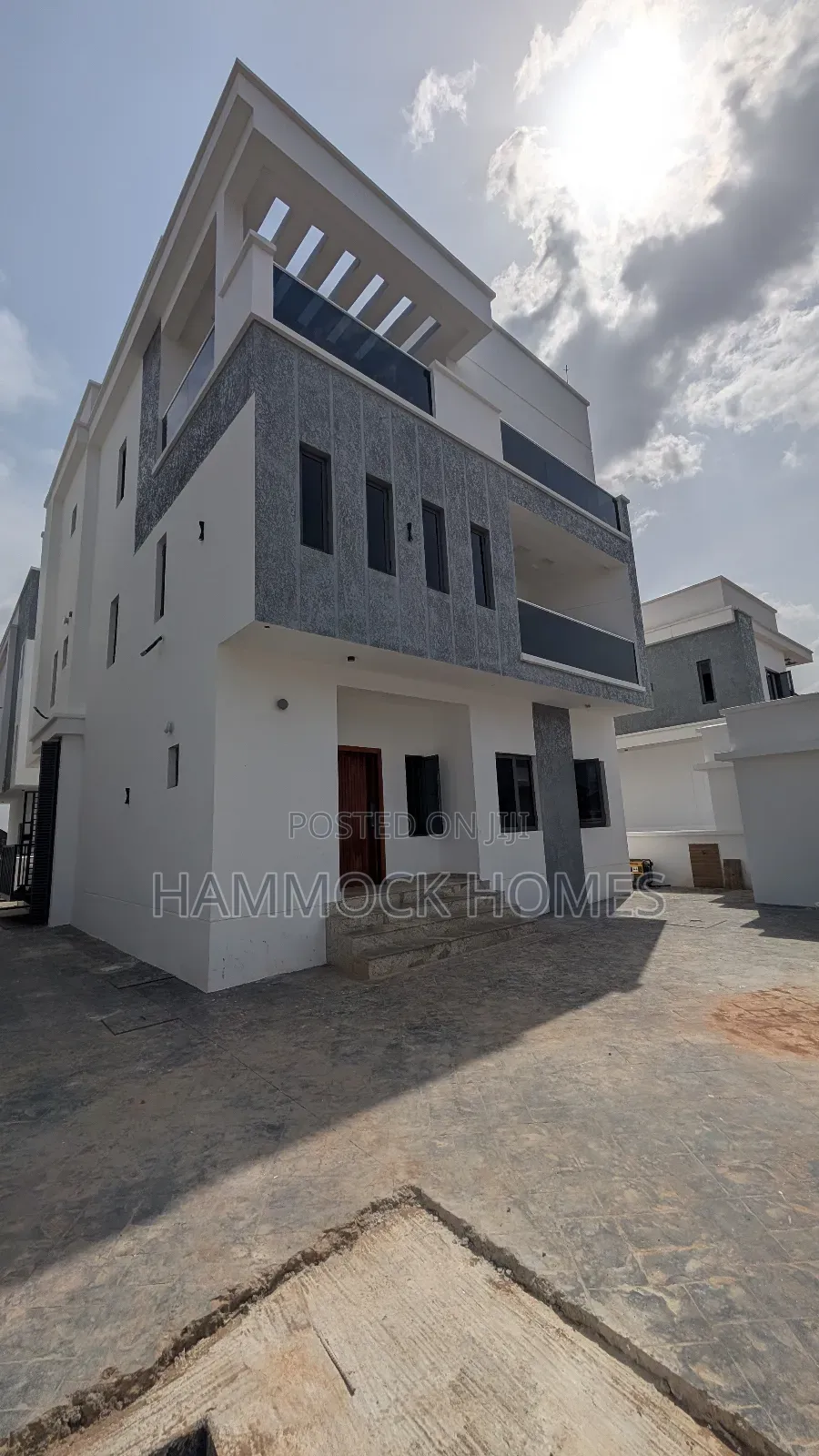 6bdrm Penthouse in Kolapo Ishola Gra, Akobo for sale in Akobo