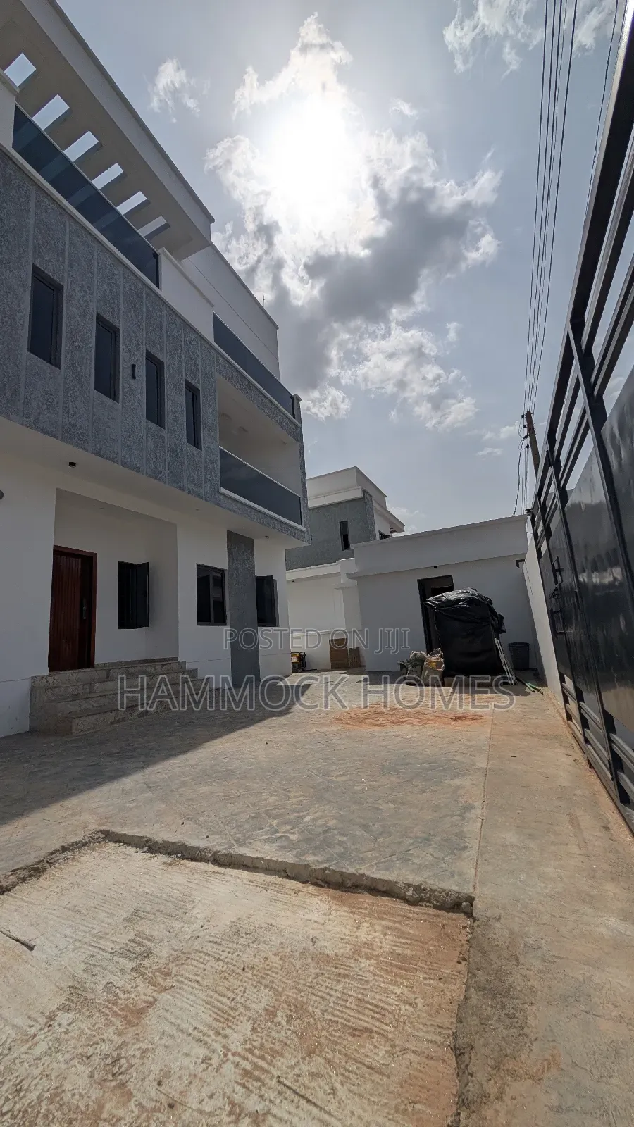 6bdrm Penthouse in Kolapo Ishola Gra, Akobo for sale in Akobo
