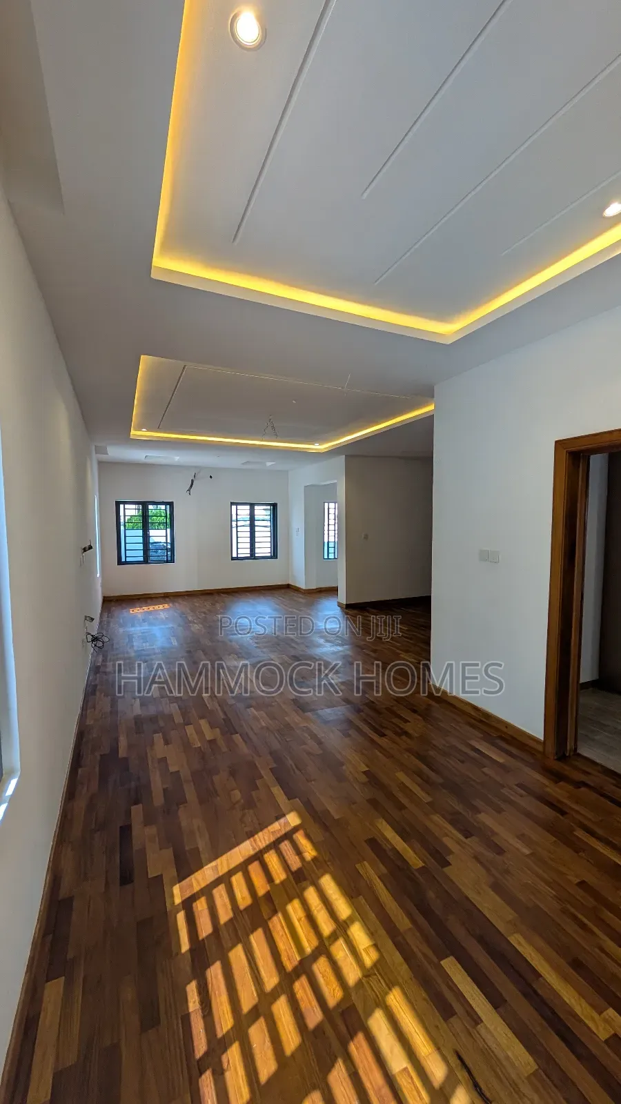 6bdrm Penthouse in Kolapo Ishola Gra, Akobo for sale in Akobo
