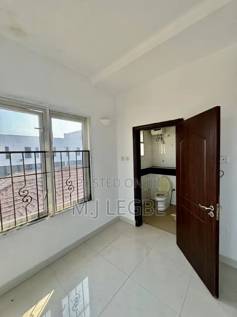 3bdrm Penthouse in Phase 1 for rent in Lekki Phase 1