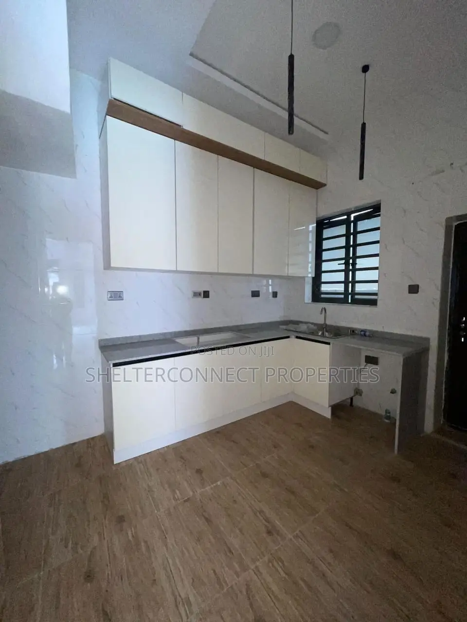 4bdrm Duplex in Ologolo for sale in Ologolo