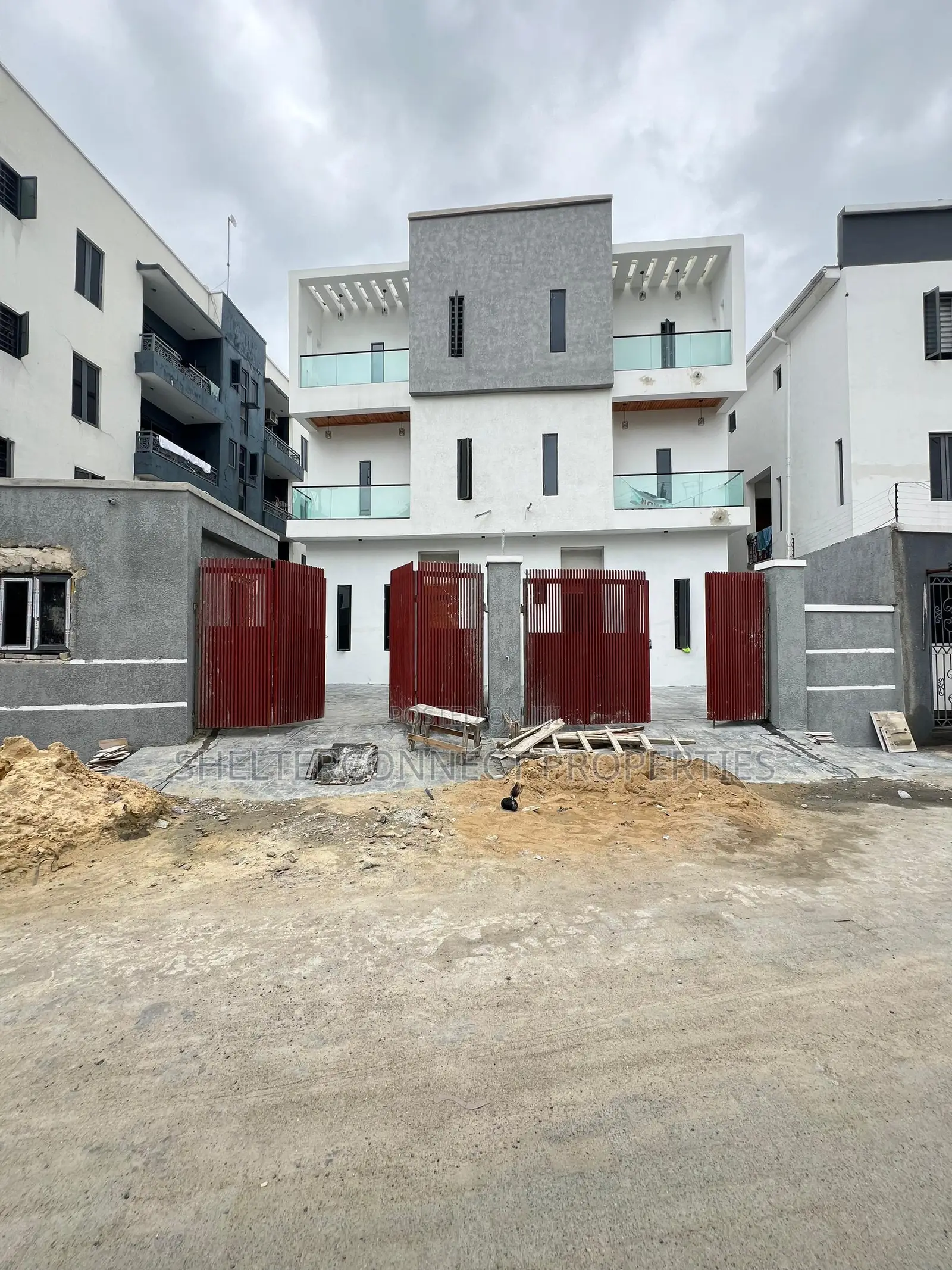 4bdrm Duplex in Ologolo for sale in Ologolo