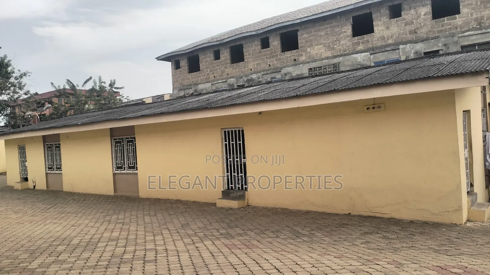 A 4 Bedroom Duplex and 4 Units of 3 Bedroom Apartments in Ogo Oluwa in Osogbo