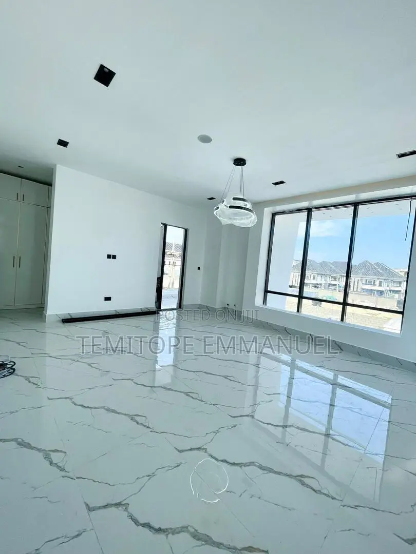 Furnished 5bdrm Duplex in Lekki Phase 1 for sale in Lekki Phase 1