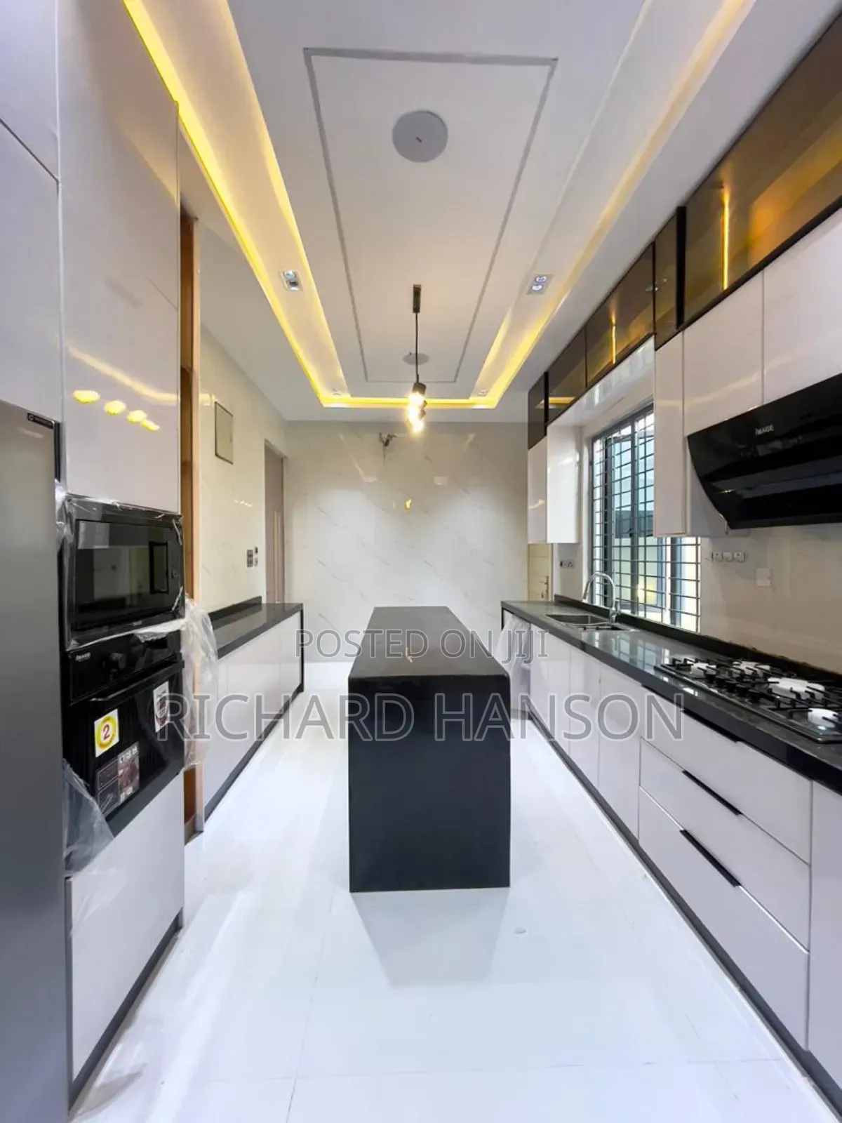 5bdrm Duplex in In Lekki, Sangotedo for sale in Sangotedo