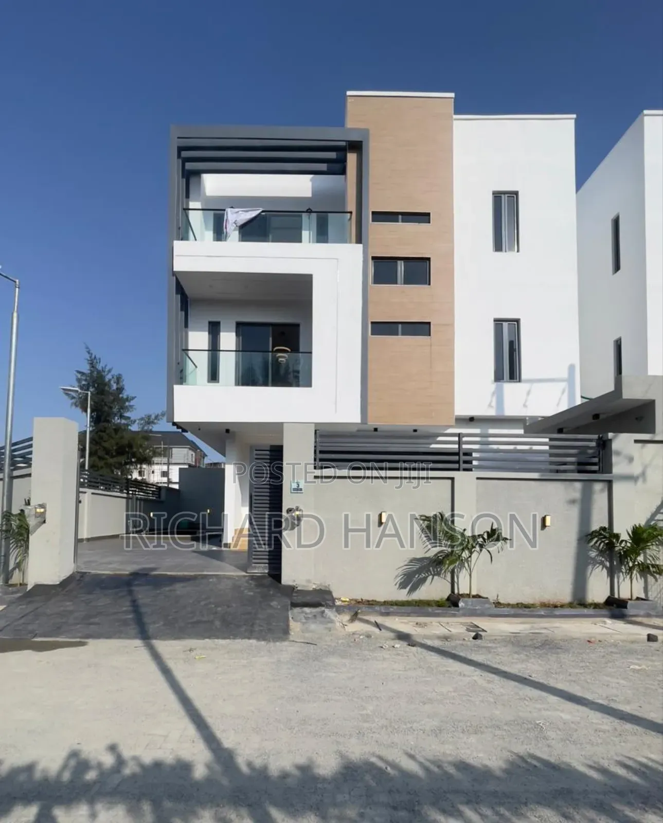 5bdrm Duplex in In Lekki, Sangotedo for sale in Sangotedo