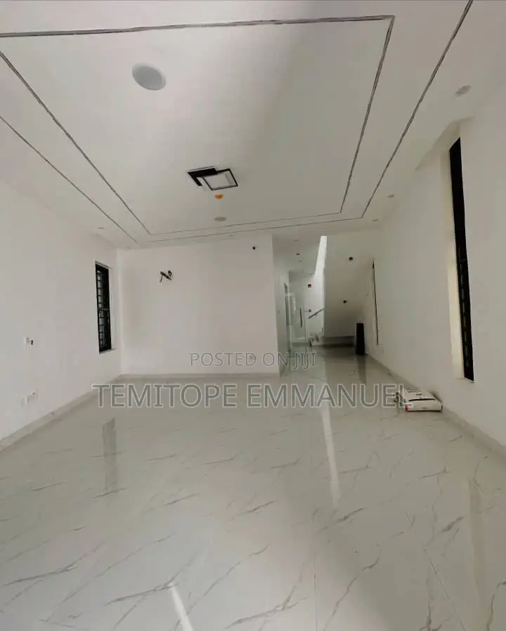 Furnished 4bdrm Duplex in Magodo Phase 1 for sale in GRA Phase 1
