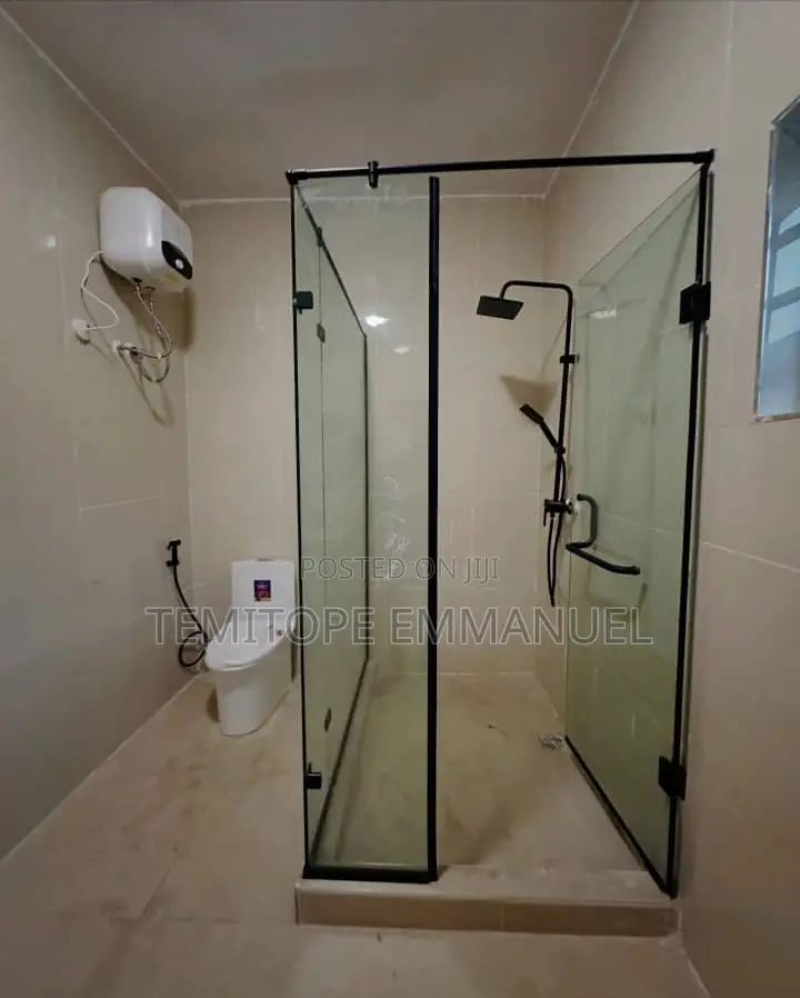 Furnished 7bdrm Duplex in Magodo Phase 2 for sale in GRA Phase 2 Shangisha
