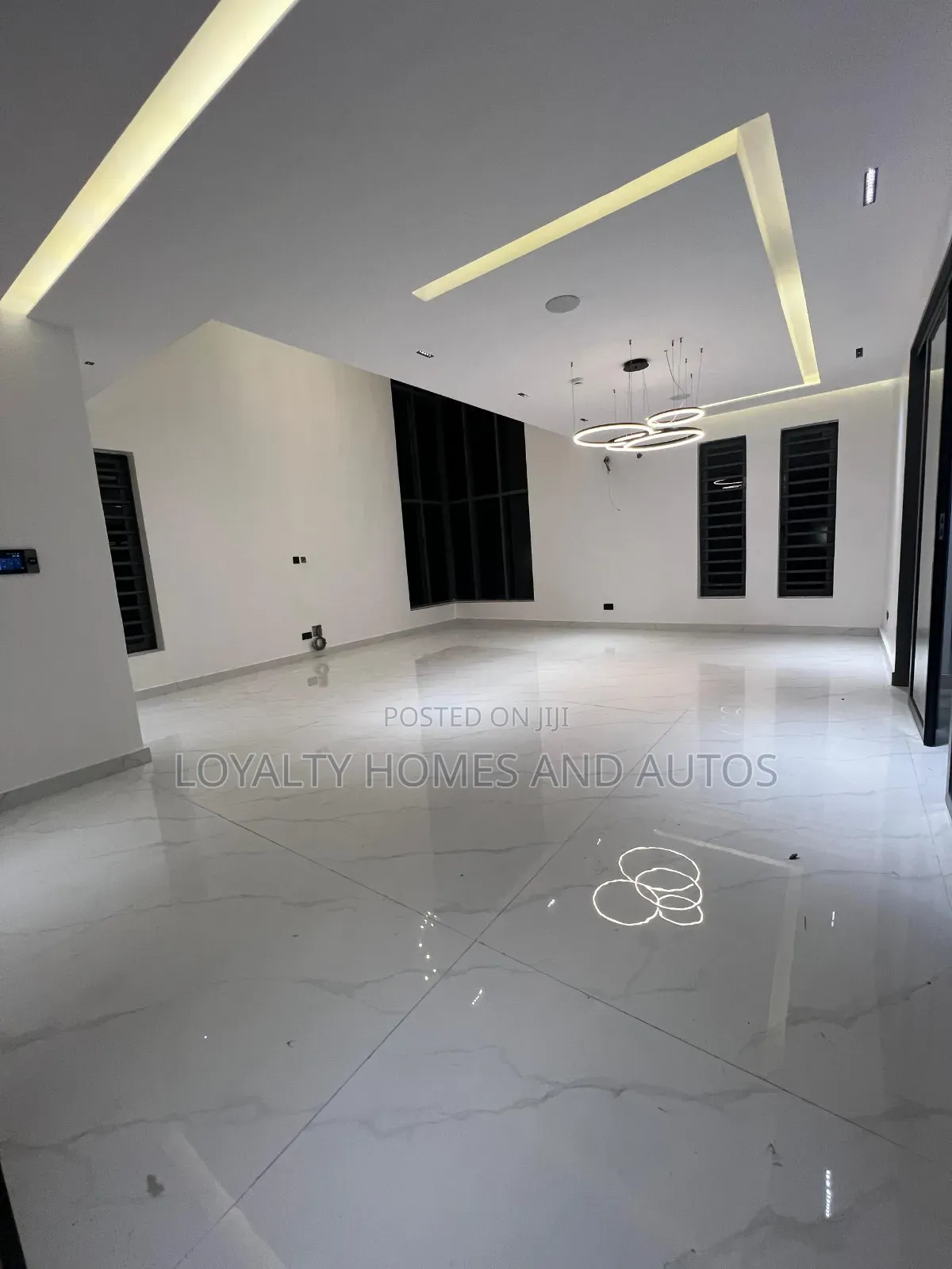 5bdrm Duplex in Gra, Magodo for sale in Magodo