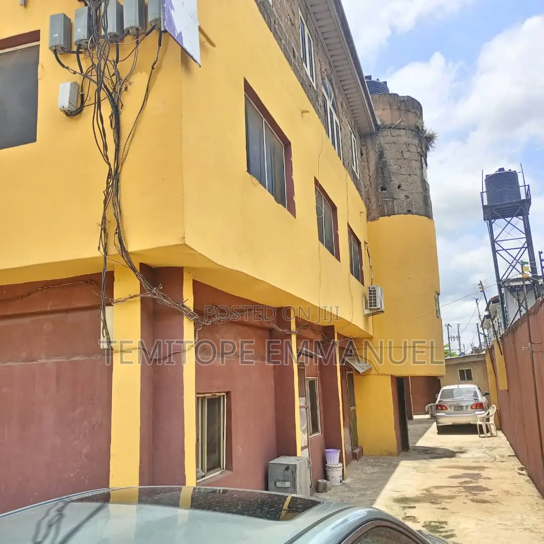 Furnished 18bdrm House in Cement Mongoro, for sale in Cement