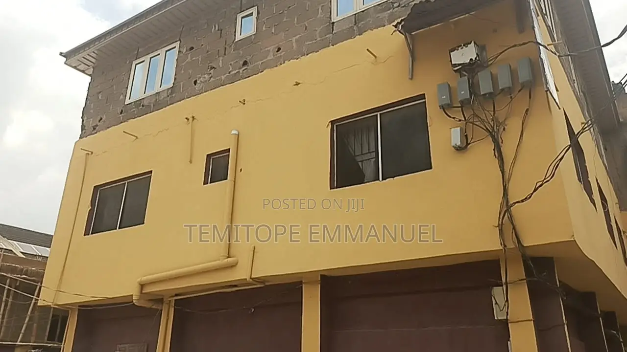 Furnished 18bdrm House in Cement Mongoro, for sale in Cement