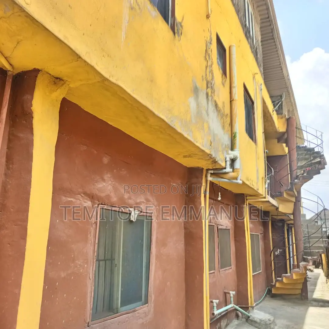 Furnished 18bdrm House in Cement Mongoro, for sale in Cement