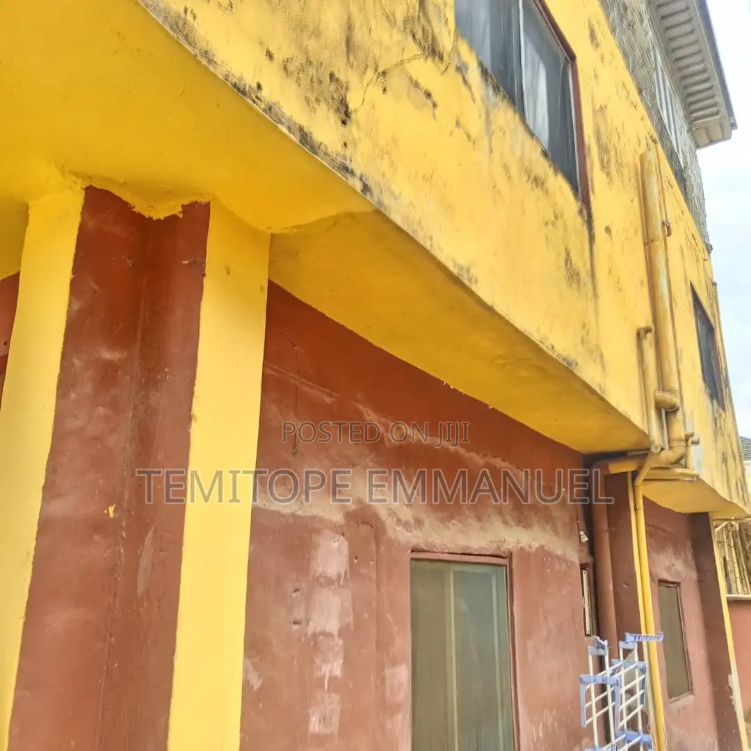 Furnished 18bdrm House in Cement Mongoro, for sale in Cement