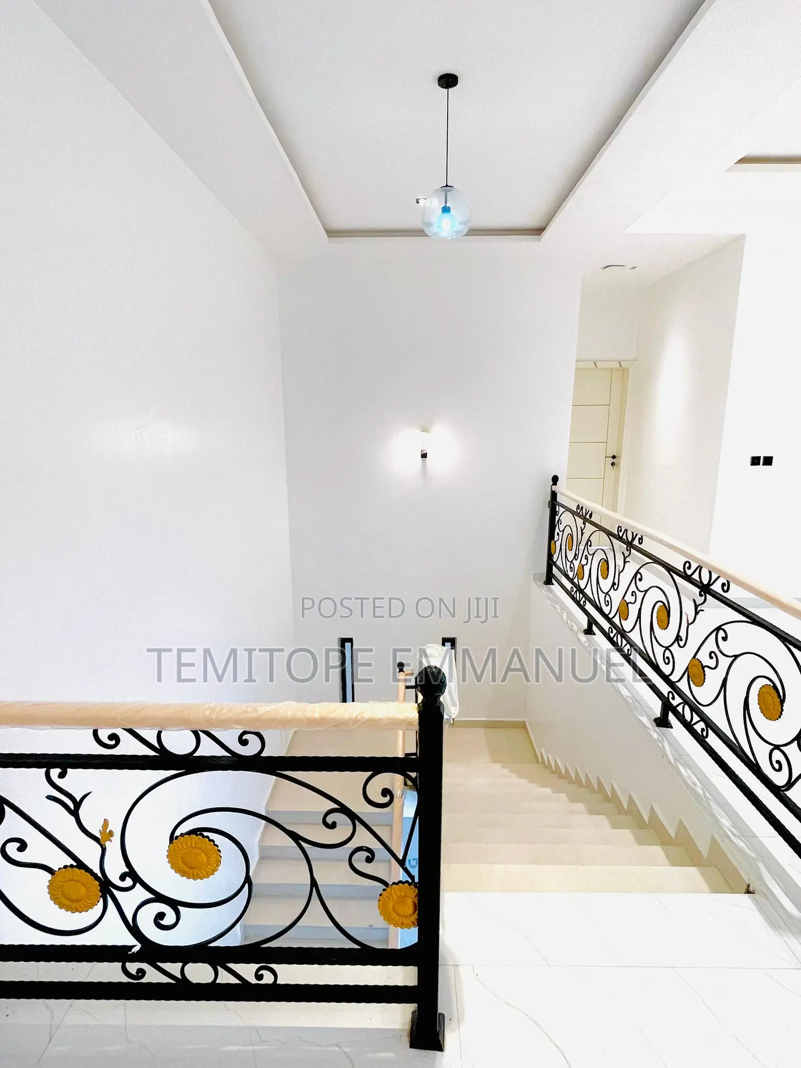 Furnished 6bdrm Duplex in Estate Chevron, for sale in Chevron
