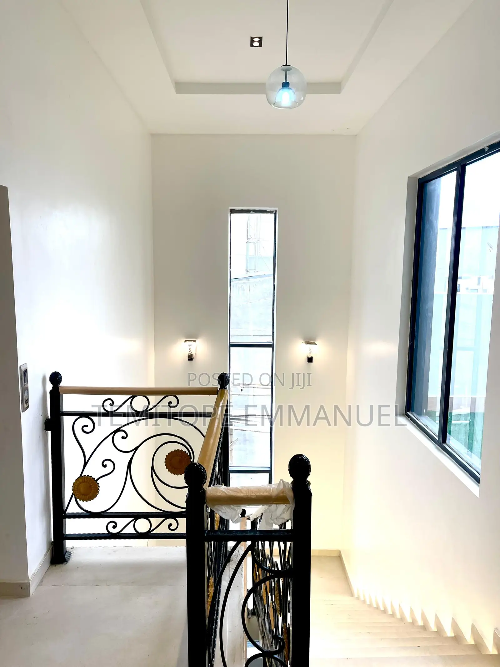 Furnished 6bdrm Duplex in Estate Chevron, for sale in Chevron