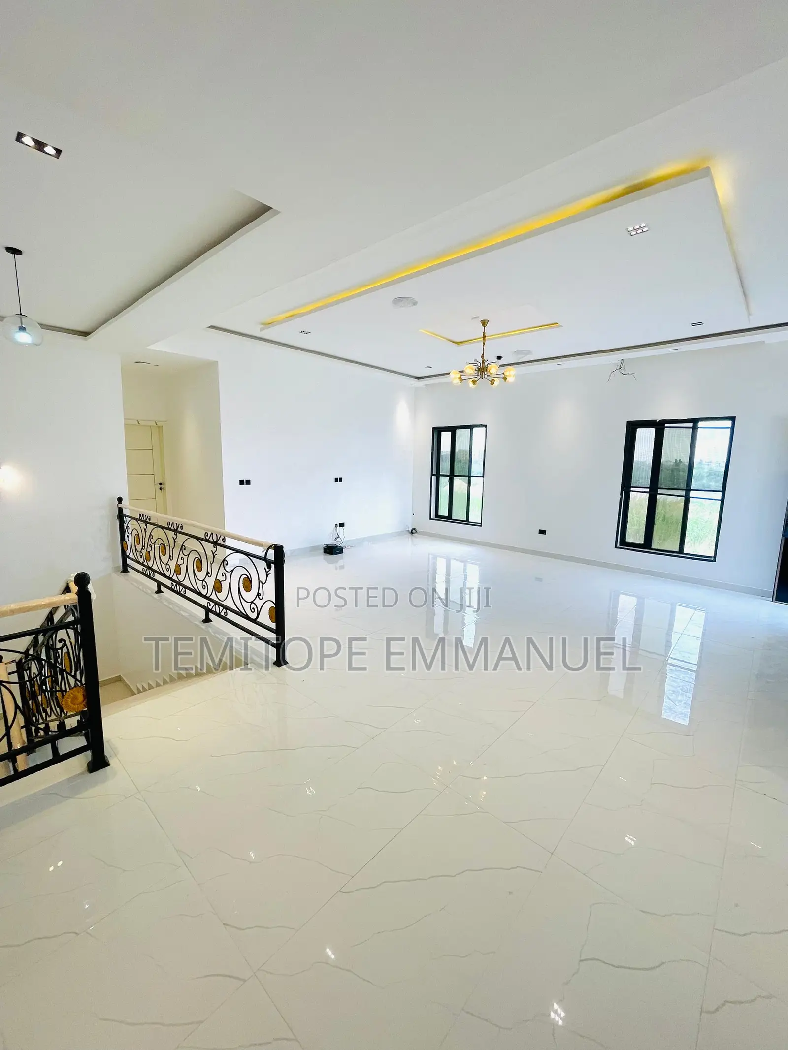 Furnished 6bdrm Duplex in Estate Chevron, for sale in Chevron