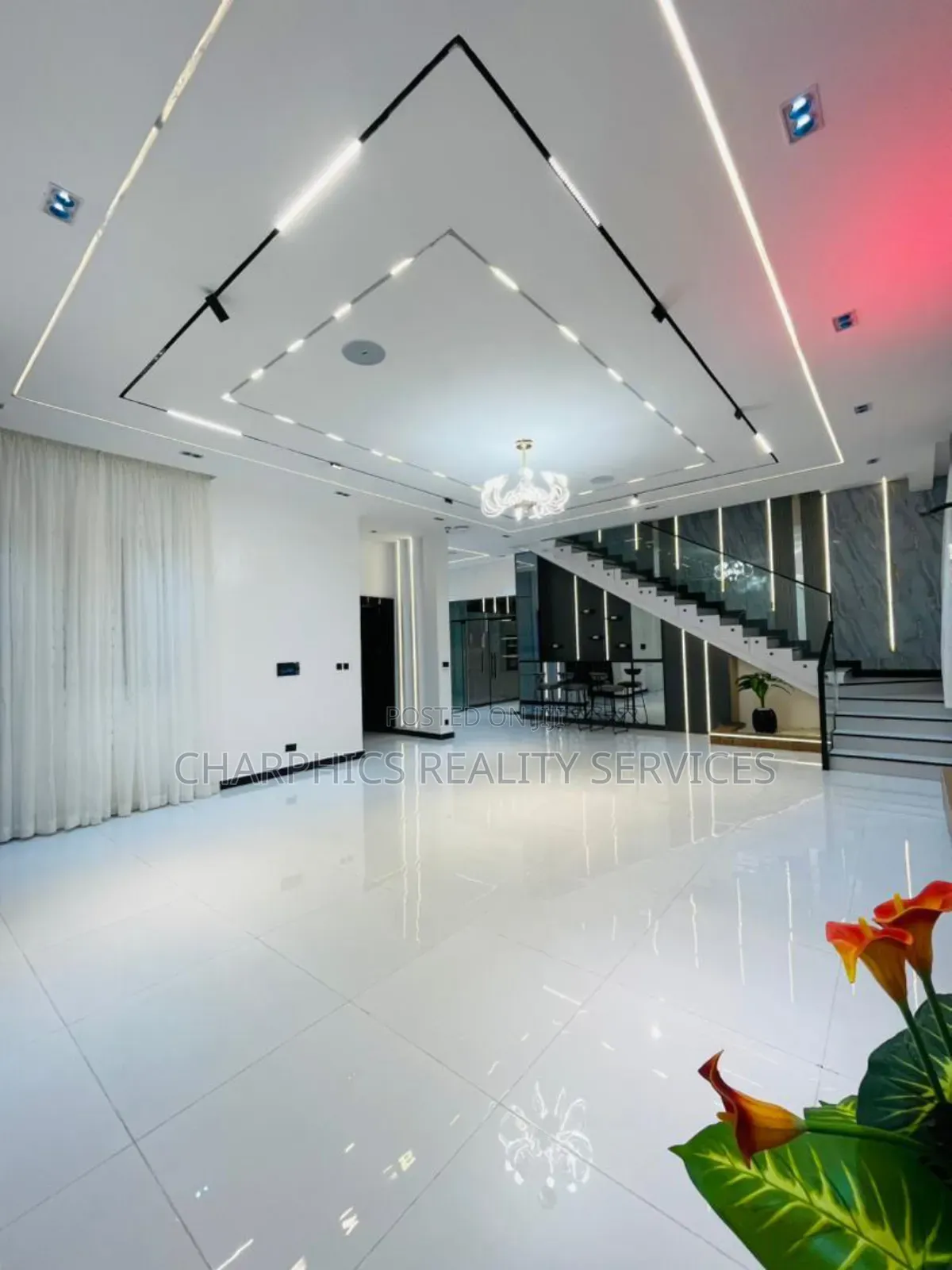5bdrm Duplex in Chevron for sale in Chevron