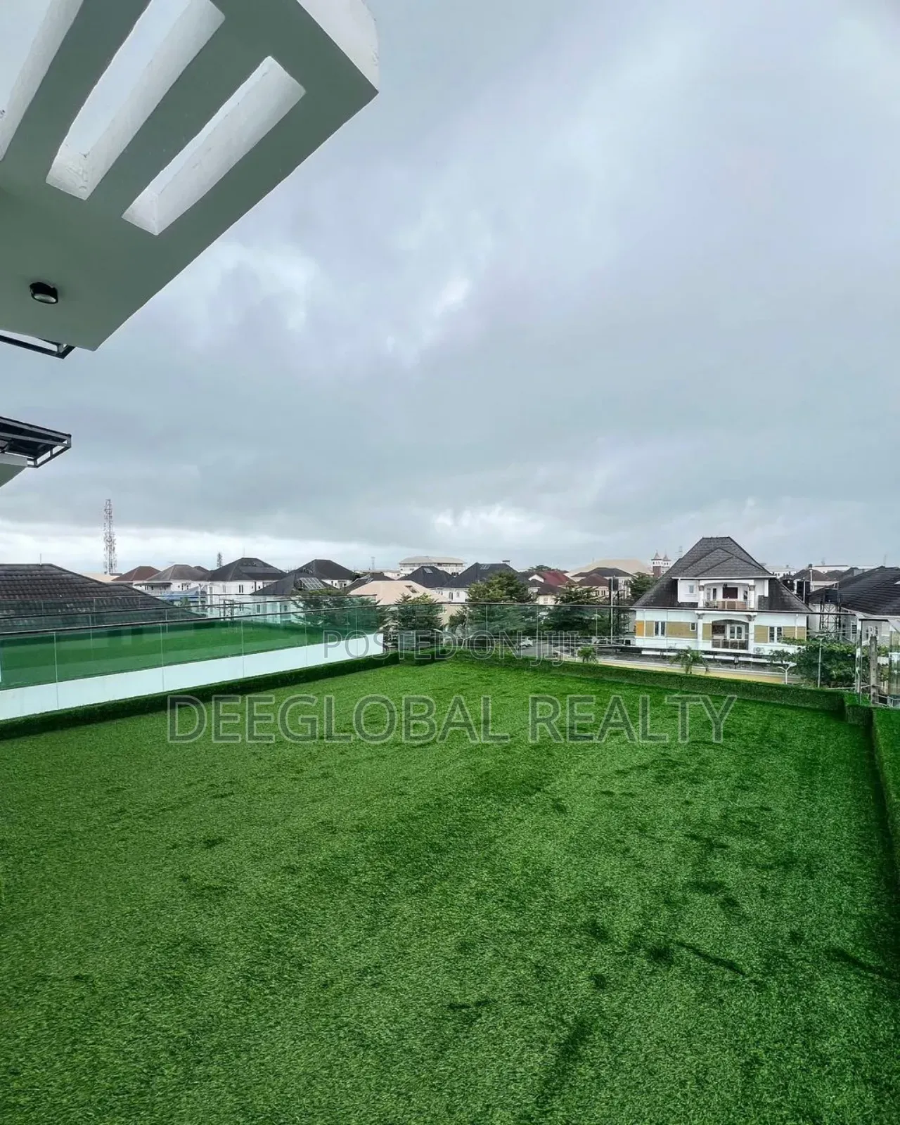 5bdrm Duplex in Chevron for sale in Chevron