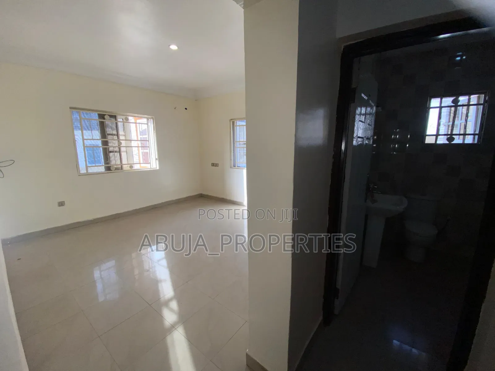 6bdrm Duplex in Life Camp for sale in Life Camp