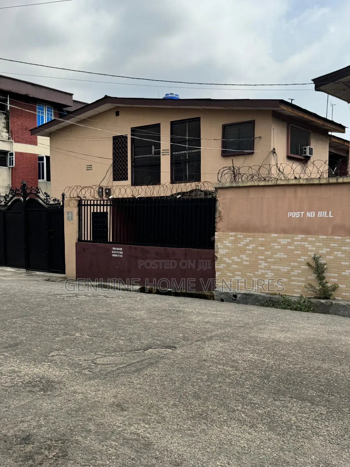 12bdrm Block of Flats in Ketu-Alapere for sale in Ketu-Alapere
