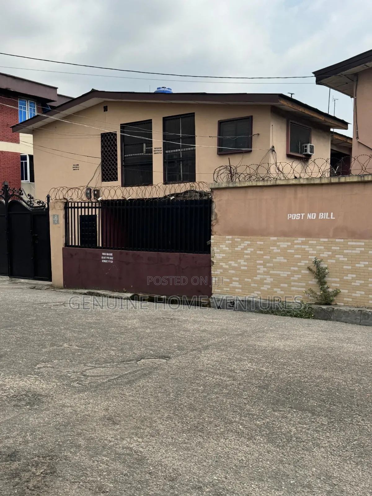 12bdrm Block of Flats in Ketu-Alapere for sale in Ketu-Alapere