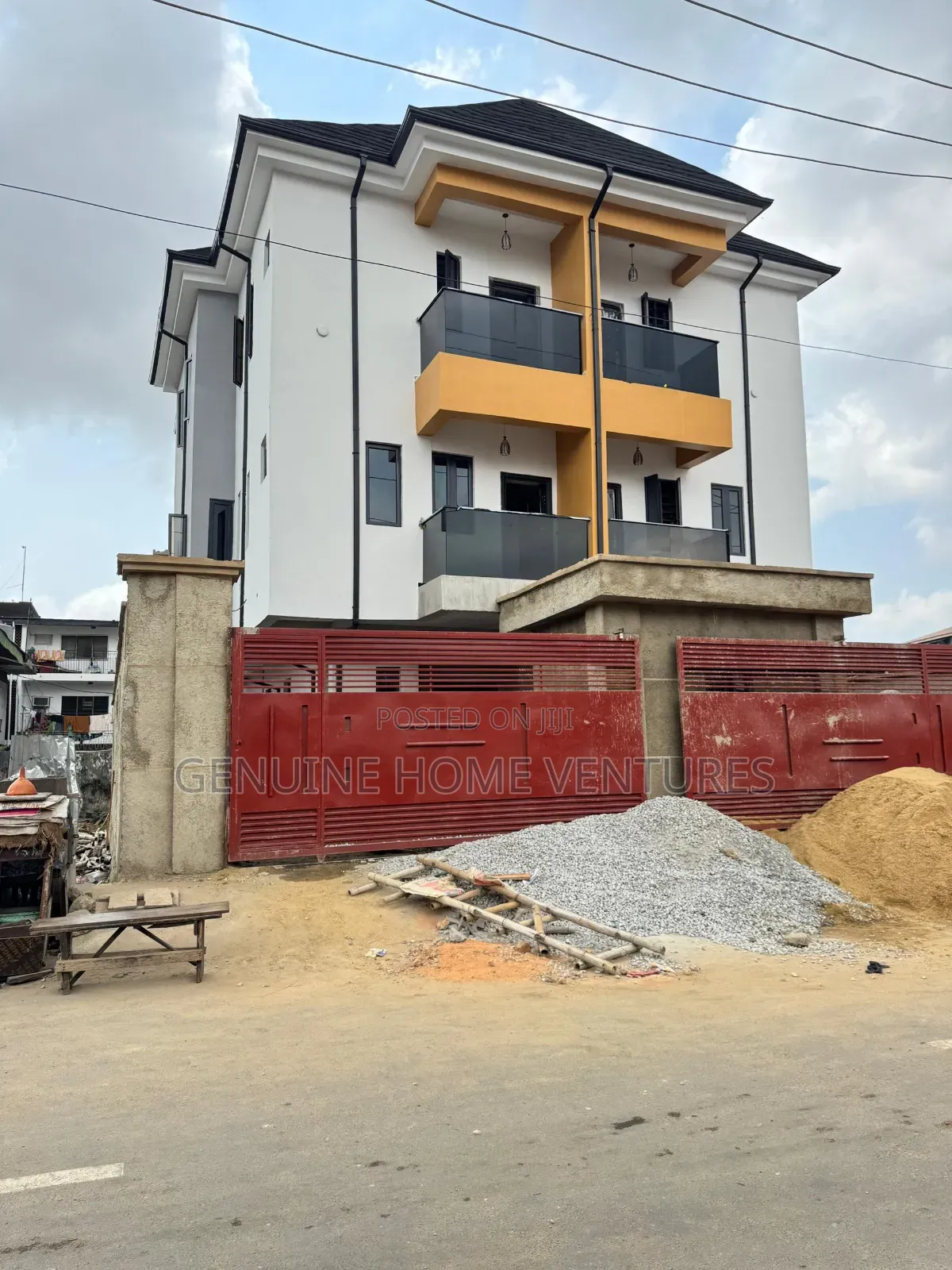 4bdrm Duplex in Surulere for sale in Surulere