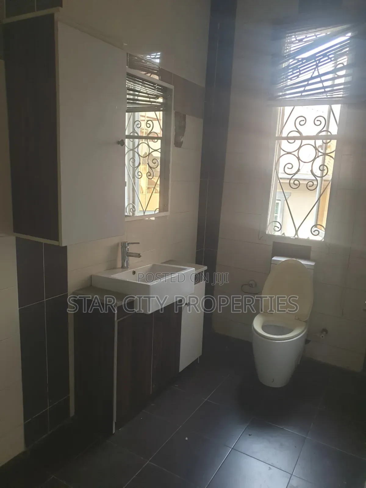 3bdrm Apartment in Magodo Ph, GRA Phase 2 Shangisha for rent in GRA Phase 2 Shangisha
