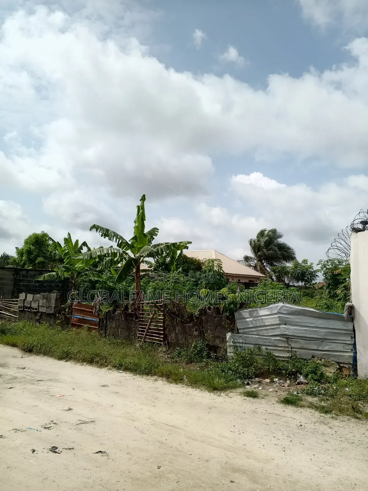 Plot for Sale in Lakowe