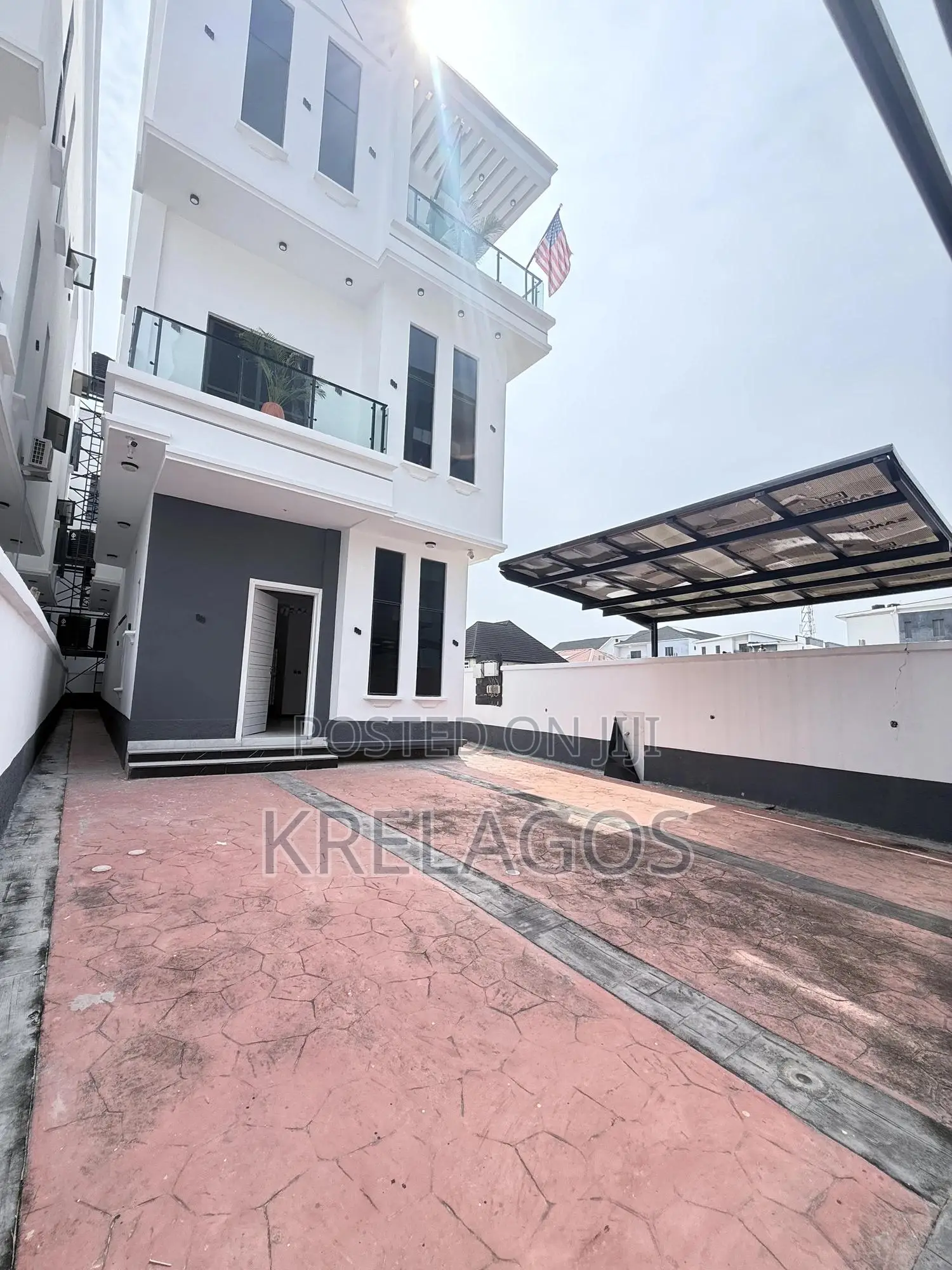 5bdrm Duplex in Ikate for sale in Ikate