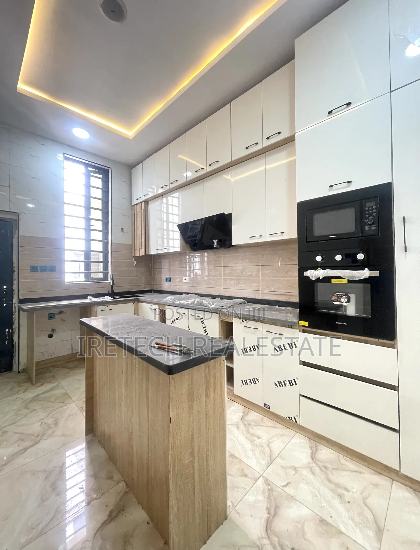 3bdrm Townhouse/Terrace in Ajah In A Call To, Off Lekki-Epe Expressway in Off Lekki-Epe Expressway