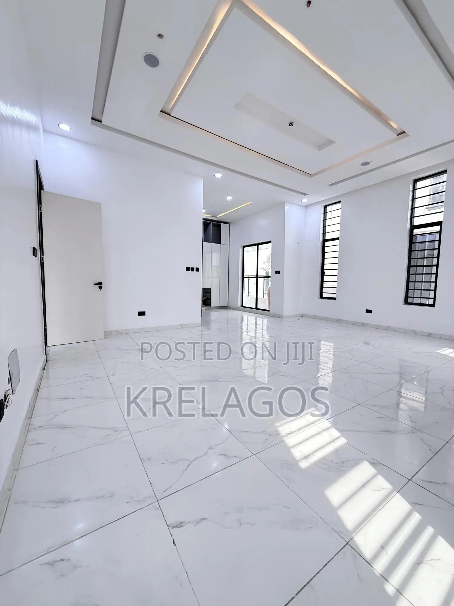 5bdrm Duplex in Ikate for sale in Ikate