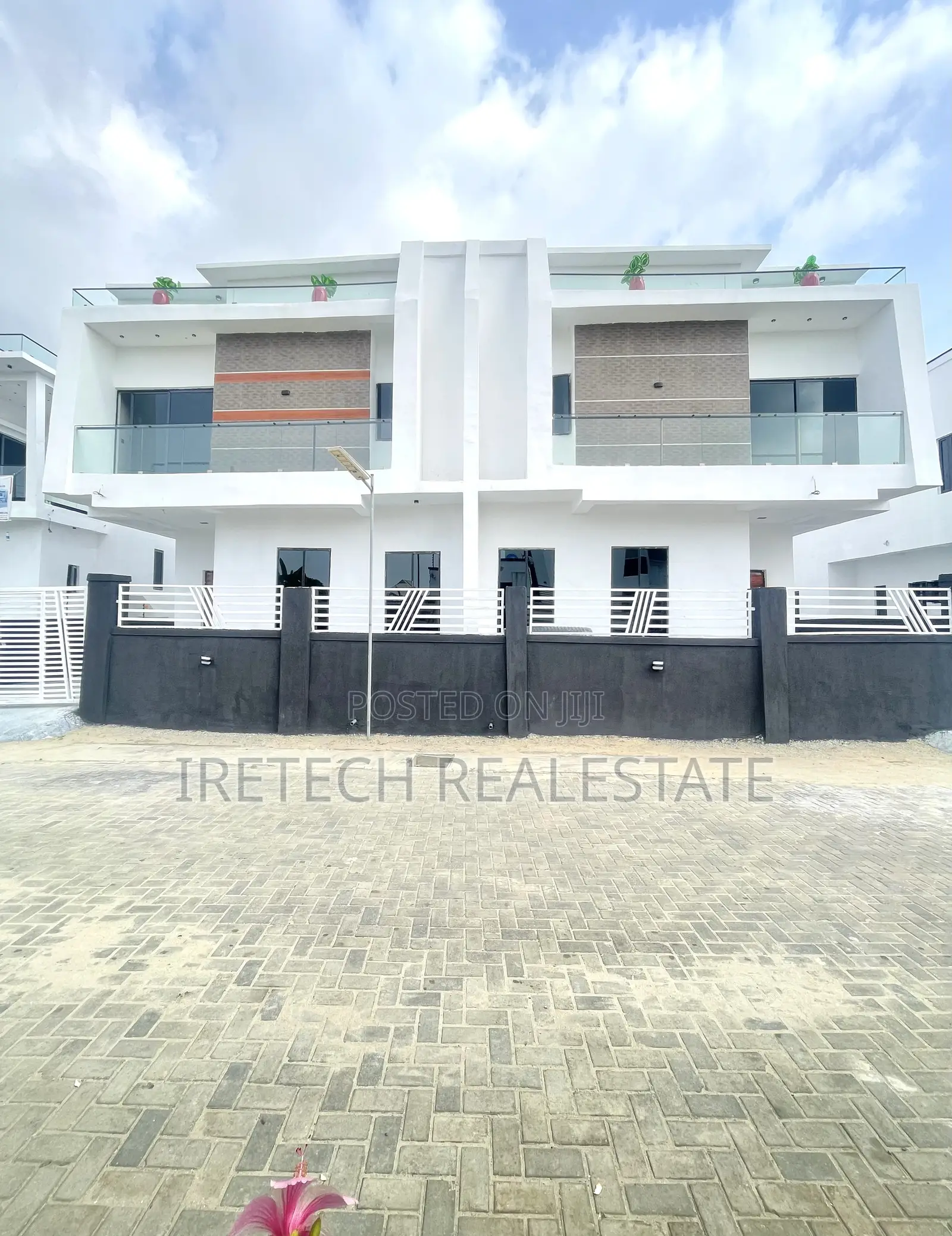 4bdrm Duplex in Ajah In A Gated, Off Lekki-Epe Expressway for sale in Off Lekki-Epe Expressway