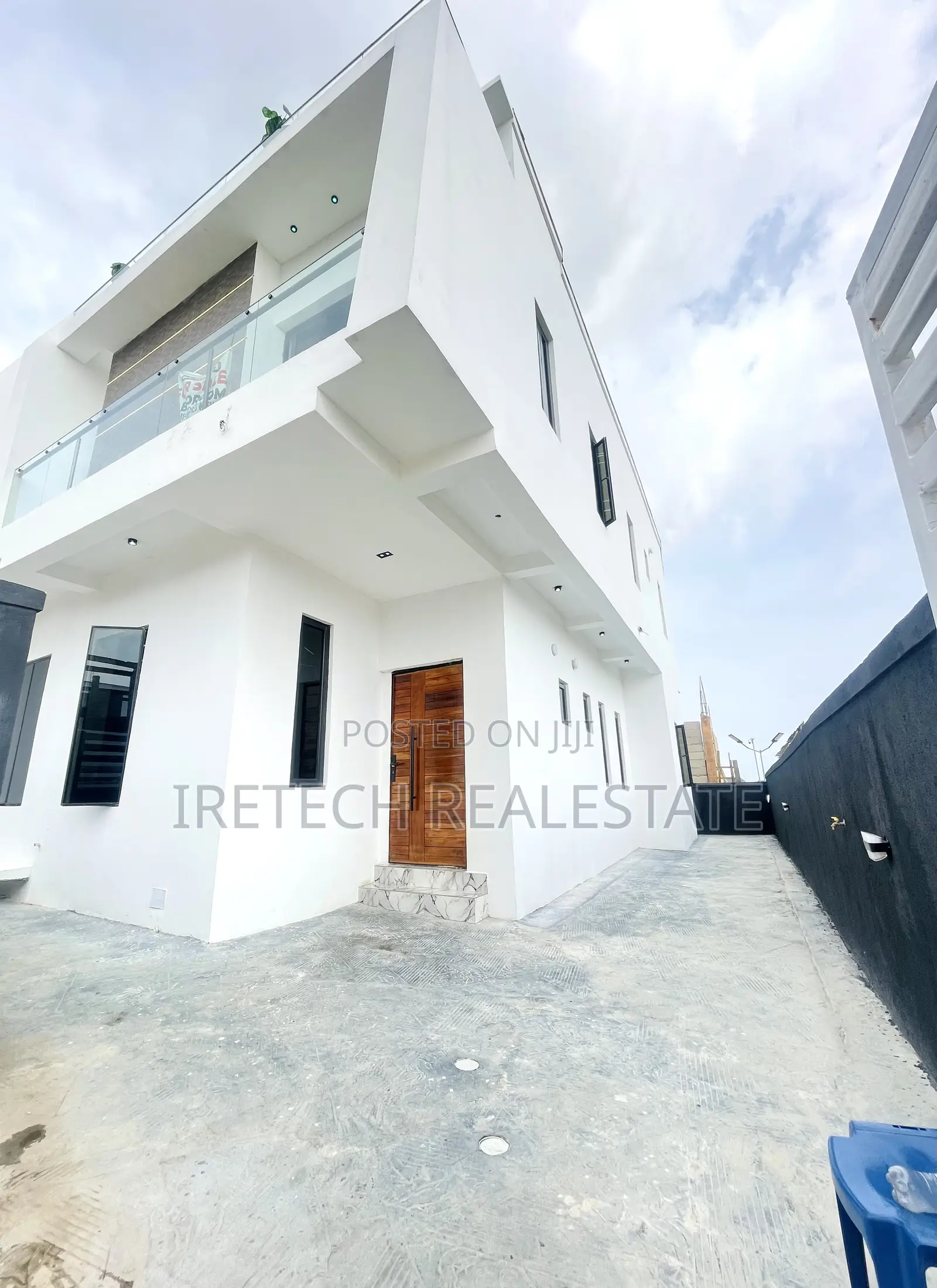 4bdrm Duplex in Ajah In A Gated, Off Lekki-Epe Expressway for sale in Off Lekki-Epe Expressway