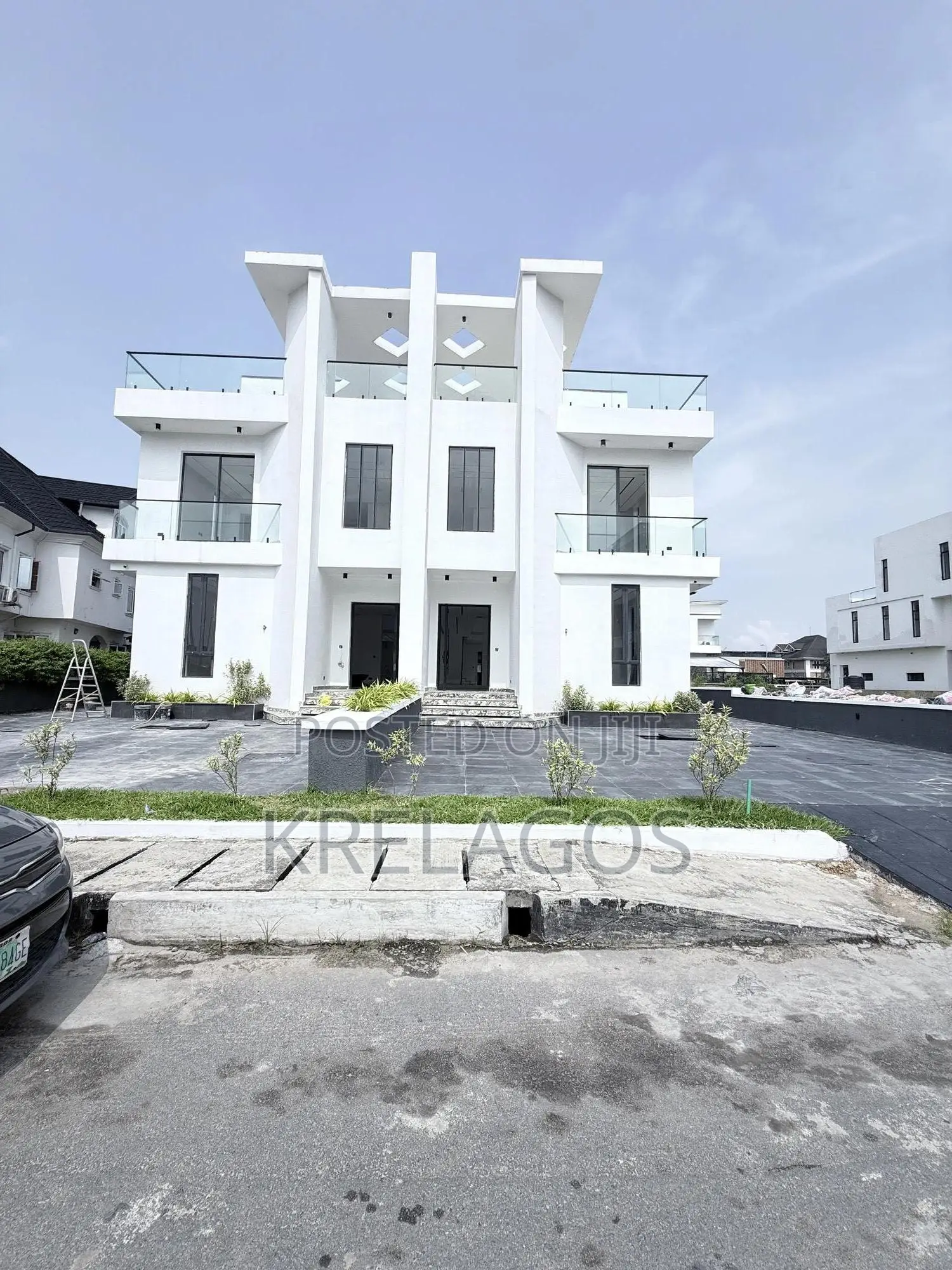 5bdrm Duplex in Cowrie Creek, Ikate for sale in Ikate