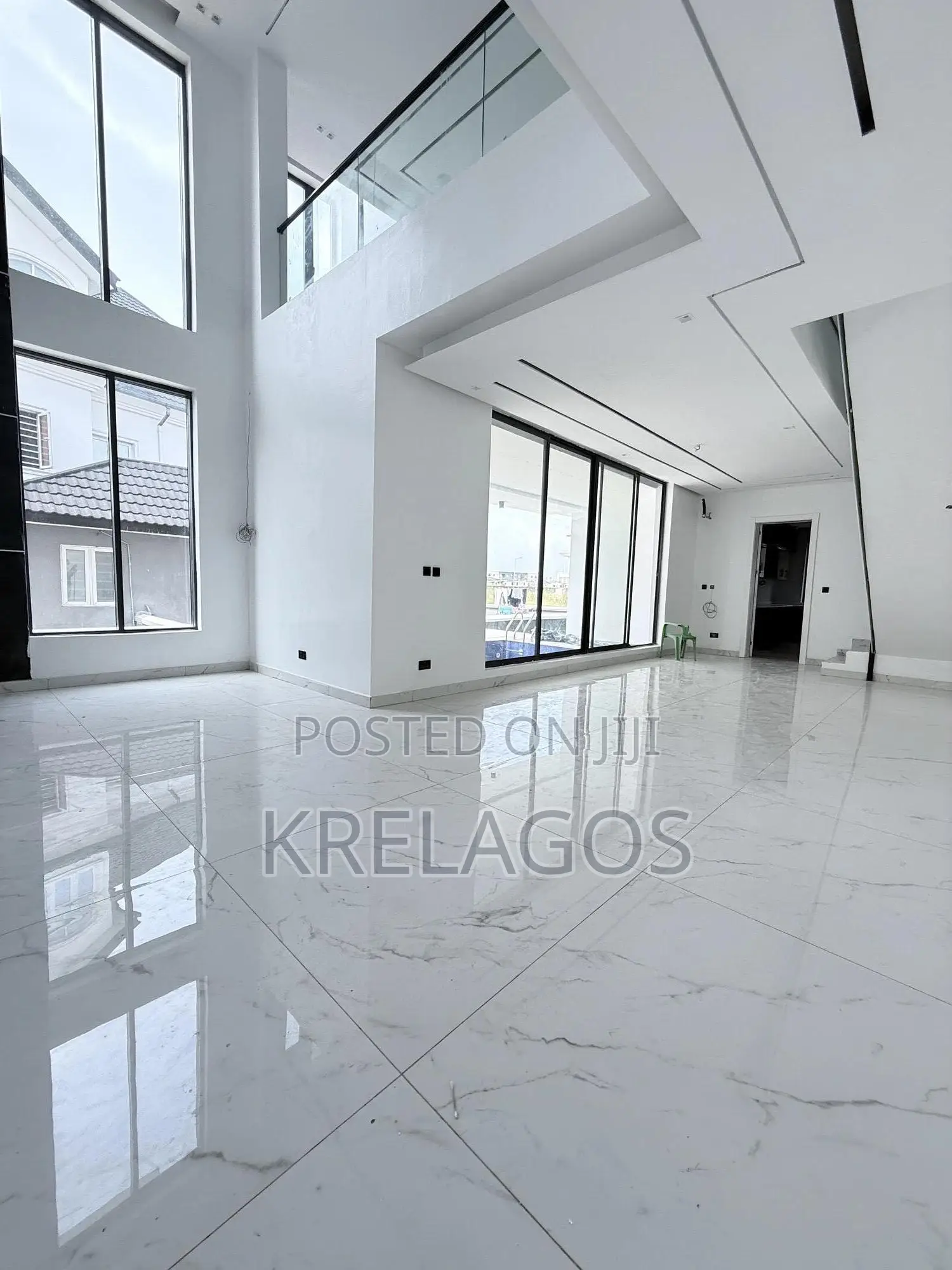 5bdrm Duplex in Cowrie Creek, Ikate for sale in Ikate