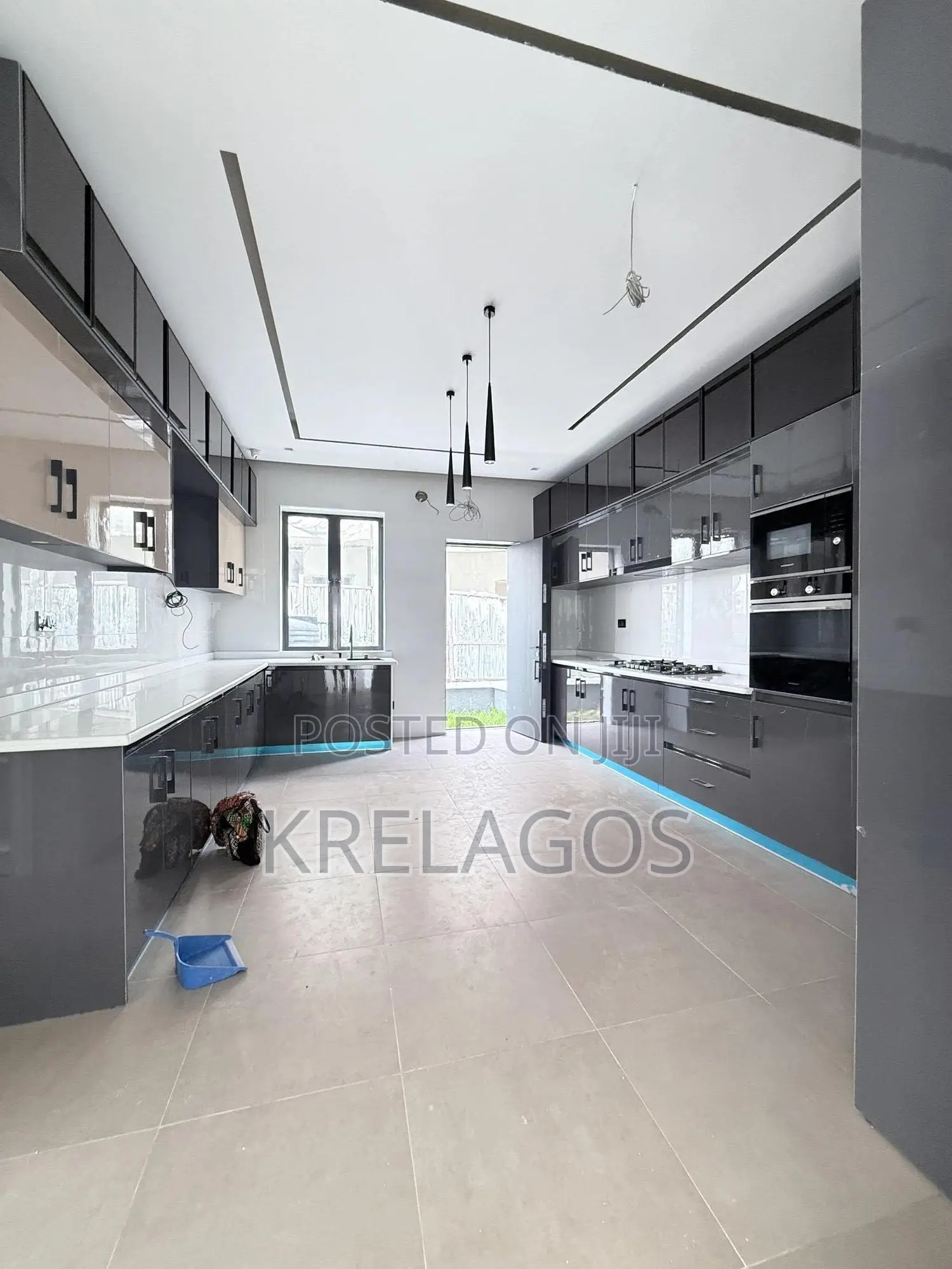 5bdrm Duplex in Cowrie Creek, Ikate for sale in Ikate