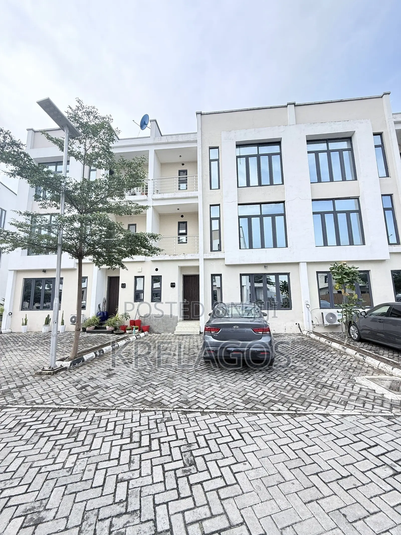 4bdrm Duplex in Ikate for sale in Ikate