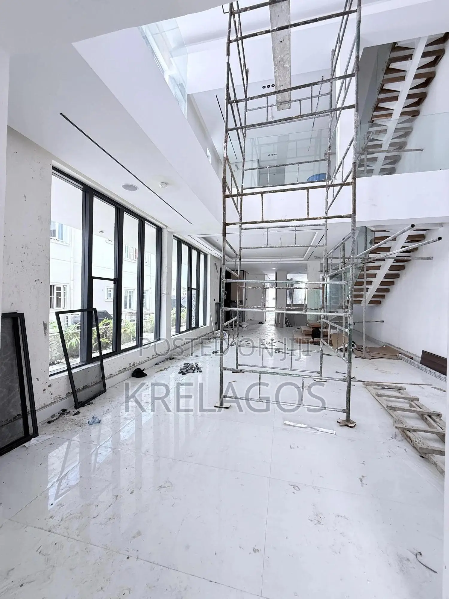 5bdrm Duplex in Cowrie Creek, Ikate for sale in Ikate
