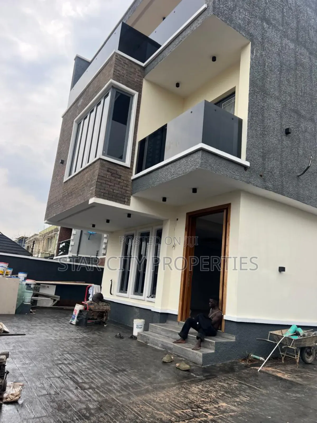 5bdrm Duplex in Ikeja, Adeniyi Jones for sale in Adeniyi Jones
